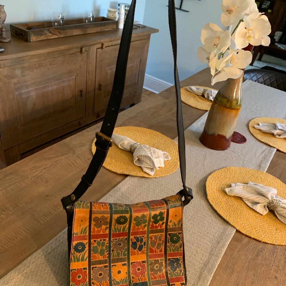 Patricia Nash Italian leather Crossbody handbag.